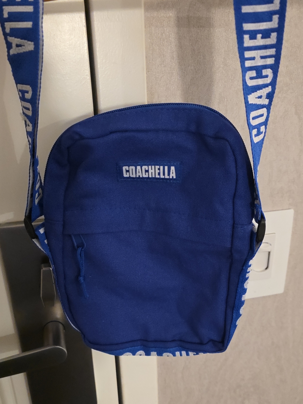 Coachella 2025 AMEX Blue Satchel Bag (7x9" For The Bag) - Picture 2 of 5